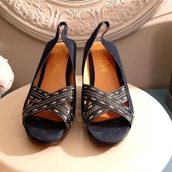 Modern Vintage Wedges  - Picture 1 of 2